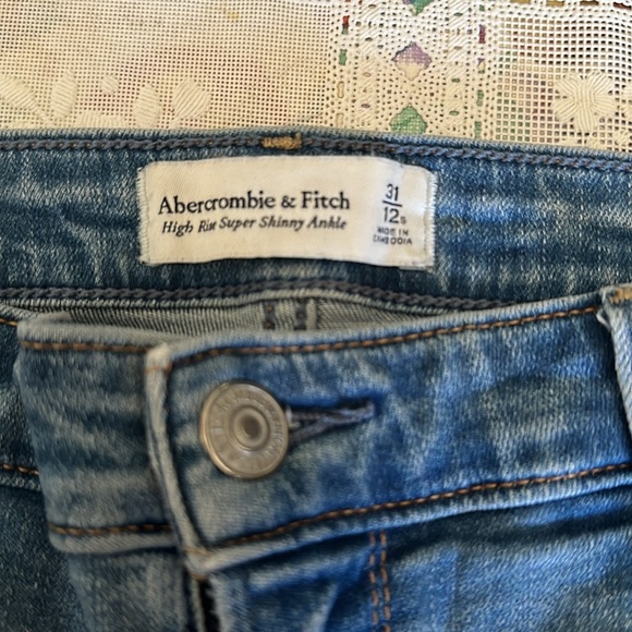 Abercrombie & Fitch - High Rise Super Skinny Ankle Denim - Picture 3 of 5